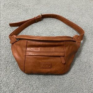 Kindly Camera Bags The Photographer’s Sling Bag Brown